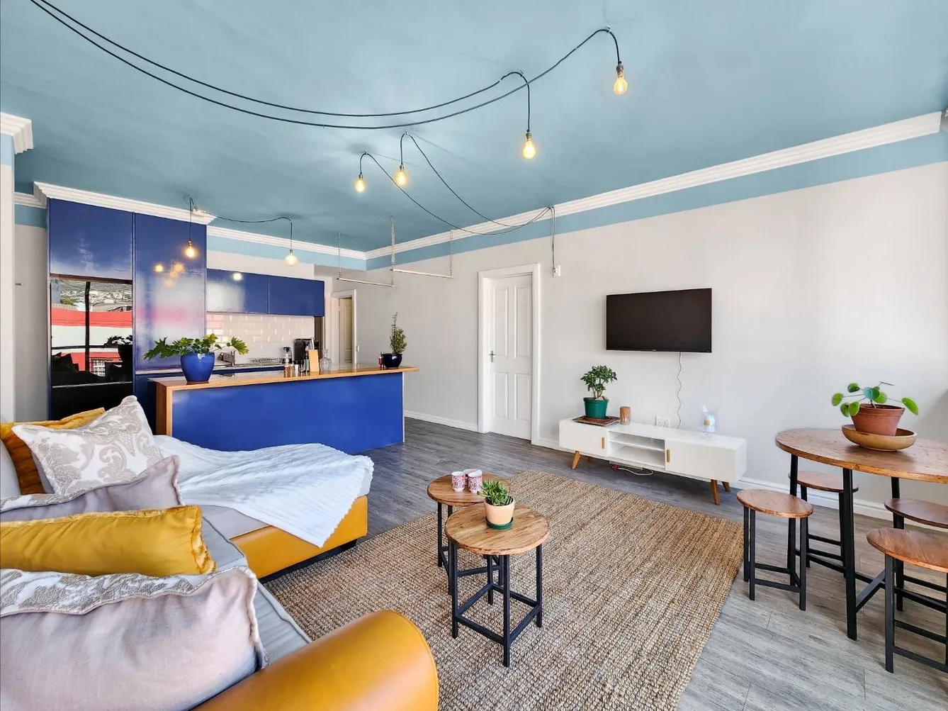 Modern Apartment - Dining Area